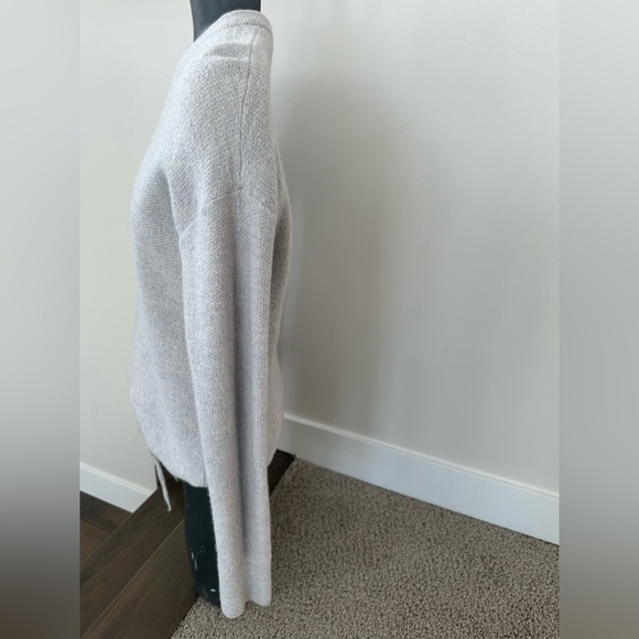 Nicole Miller Light Gray Merino Wool Sweater/ woman’s S - Picture 7 of 15